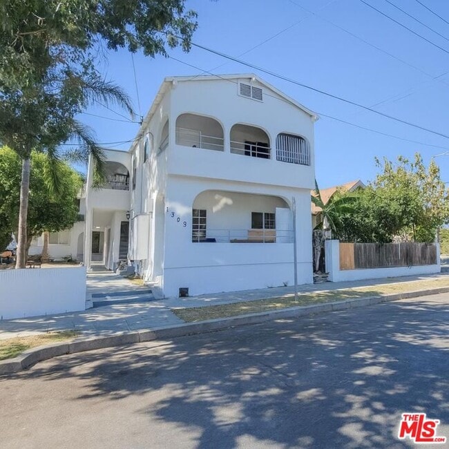 Building Photo - 1309 S Mesa St Unit 4 Rental