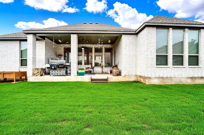 Building Photo - 6826 Hallie Lp