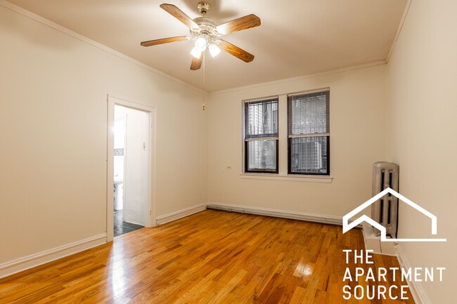 Photo - 4857 N Damen Ave