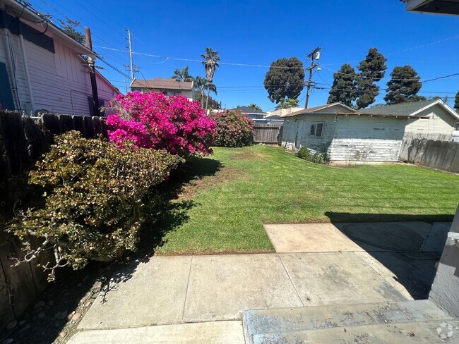 Building Photo - Walk to Beach, Garage, Yard, Hardwood Floors Rental