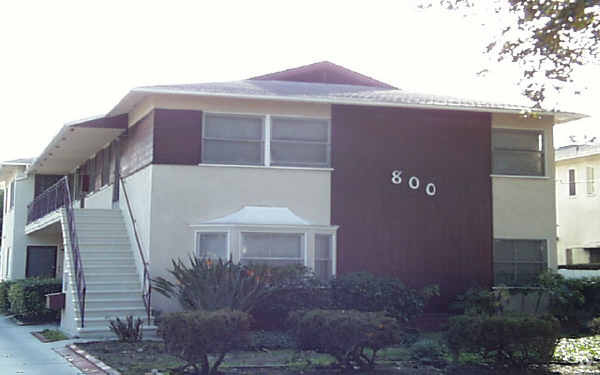 Photo - 800 E Garfield Ave Apartments