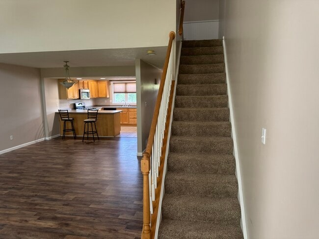 Photo - 205 Prairie Ct