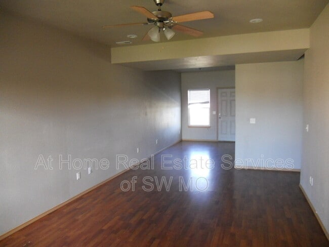 Photo - 650 Rilynn Ave