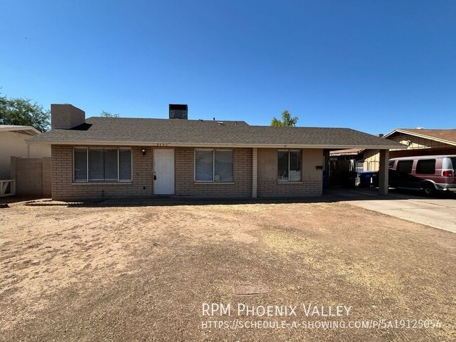 Building Photo - 8443 W Glenrosa Ave Rental