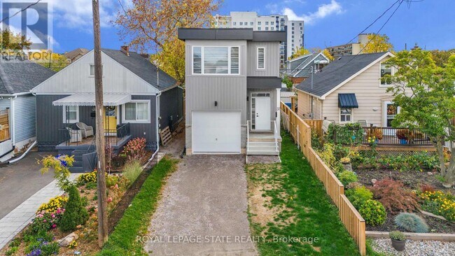 Photo - 37 Delena Ave S