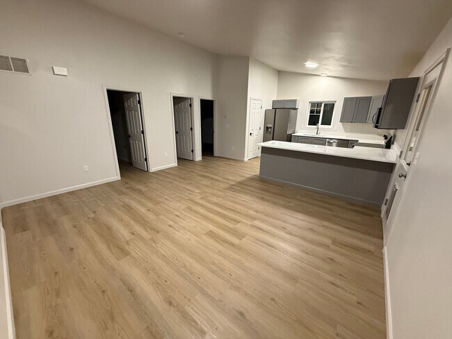 Photo - 8460-8460 N Palmer Fishhook Rd Unidad 8460