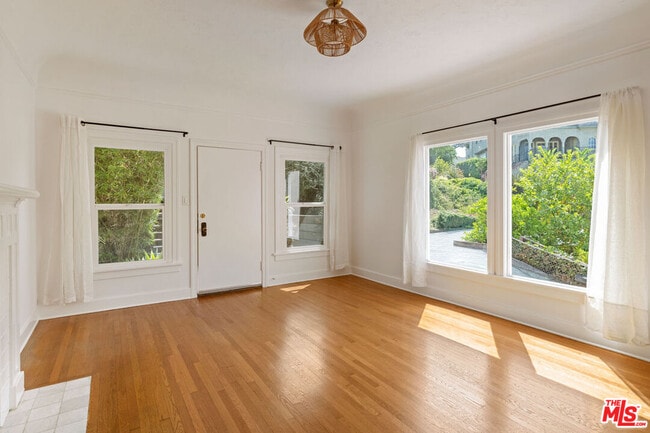 Photo - 1523 Murray Dr