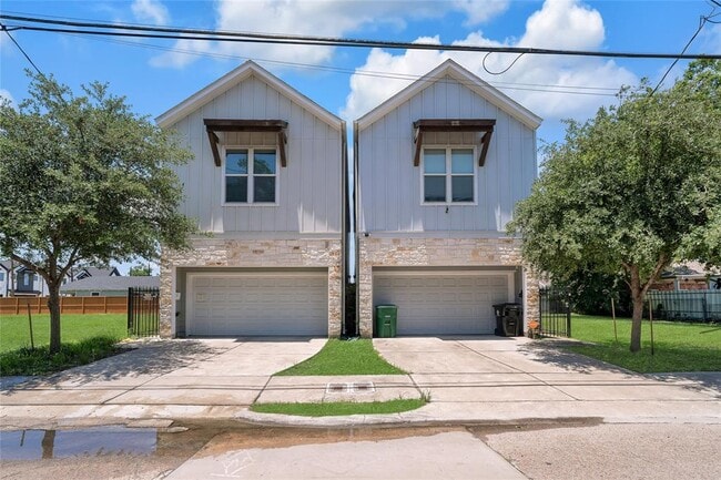 Photo - 2707 Hardy St House