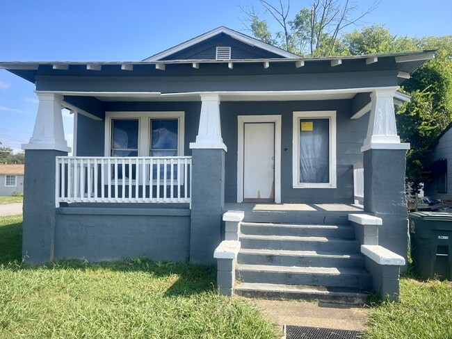 Building Photo - 1901 E 28th St Rental
