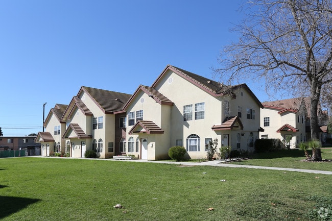 Photo - Colonia Village