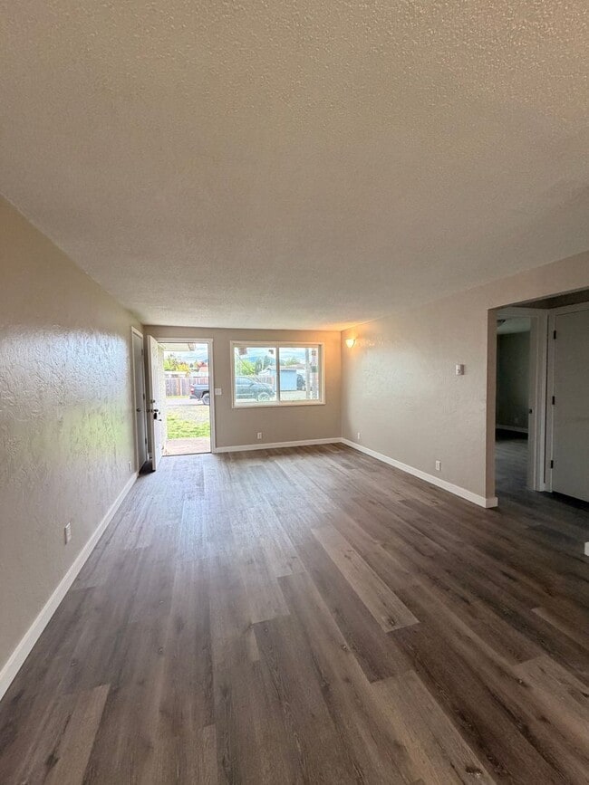 Building Photo - 628 S 38th St Unit 628 S 38th