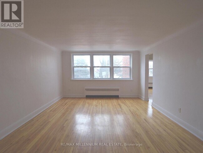 Photo - 149 Borden Ave N Unité 12