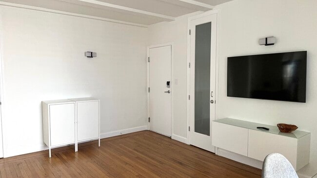 Photo - Beachgardens Condo - Unit 8