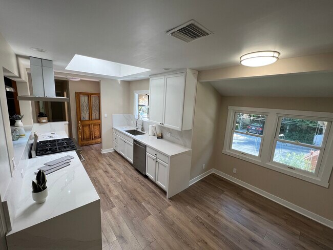 Galley Kitchen - 3801 Longview Valley Rd