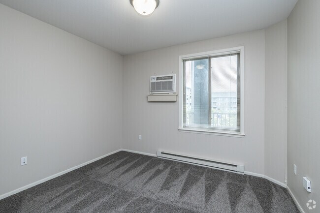1BR, 1BA - 774SF - Bedroom