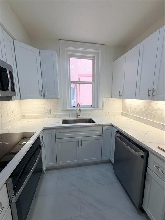 1221 N Palm Ave Unit 204