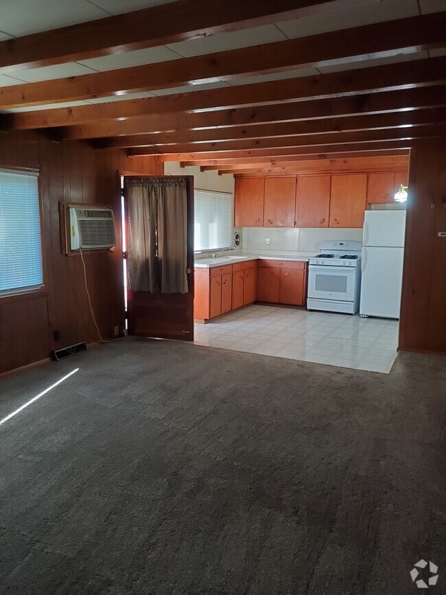 Building Photo - 701 1st Ave Unit 2 Rental