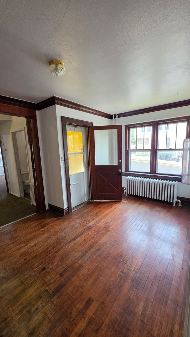 Building Photo - 2104 W 4th St Unit 329 21 ave w