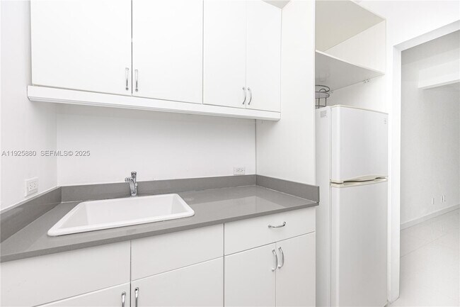 Photo - 6944 Byron Ave Unit 6