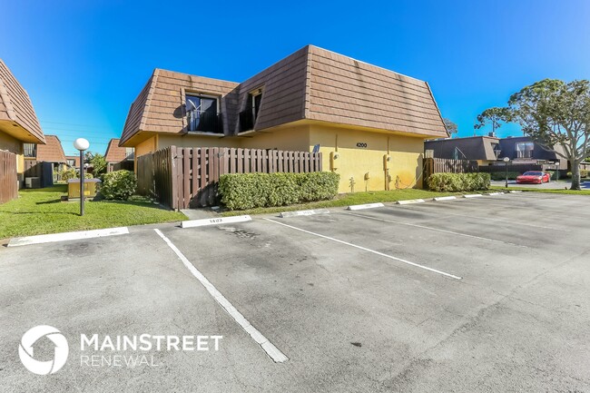 Photo - 4200 Turnberry Cir Townhome