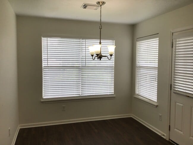 Photo - 327 Leisure Ln