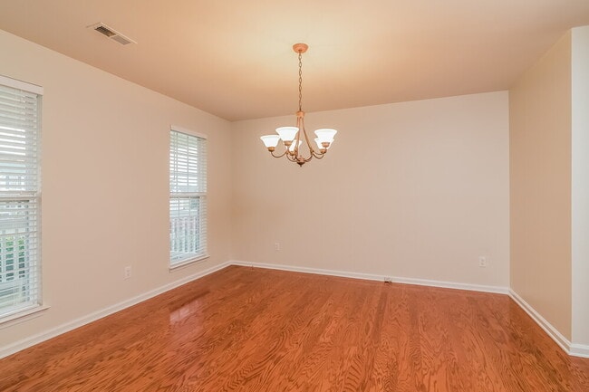 Photo - 1864 Devon Dr