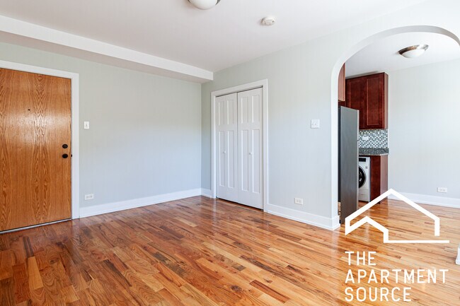 Photo - 556 W Arlington Pl