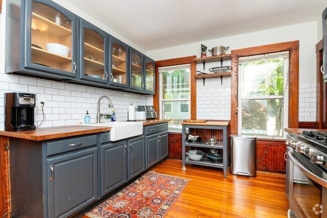 Building Photo - 80 Aldrich St Unit #2 Rental