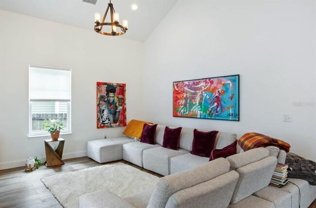 Photo - 2330 W St Louis St