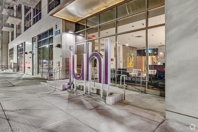 Building Photo - 353 E Bonneville Ave Unit 303 Rental