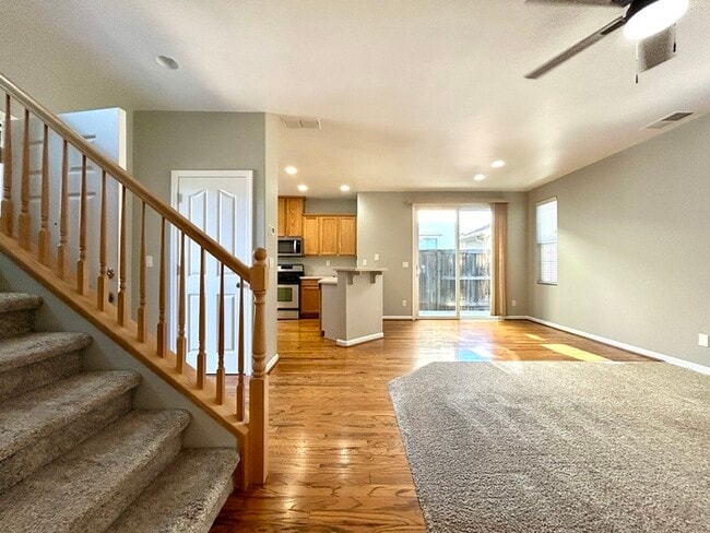 Photo - Beautiful 3 Bedroom Located in Roseville Strada Community!