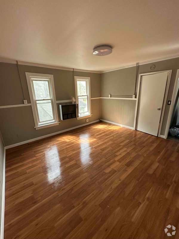Building Photo - 238 Travis St NE Rental
