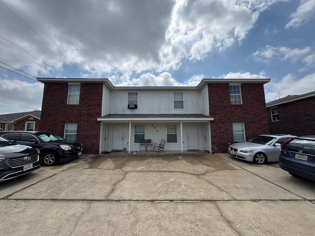 Photo - 196 Ryan Cir Apartment Unit B