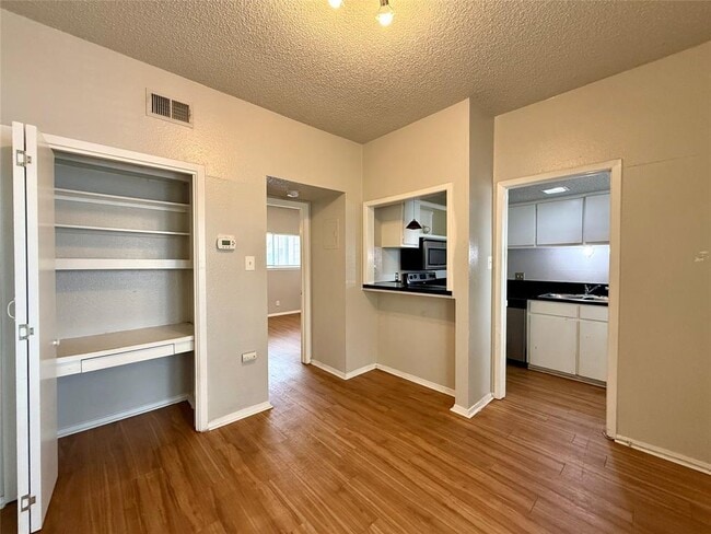 Photo - 3000 Guadalupe St Unit 103