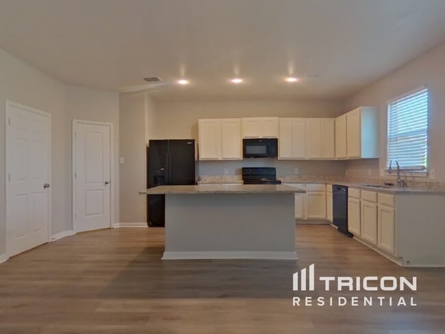 Photo - 1335 Coltview Pl