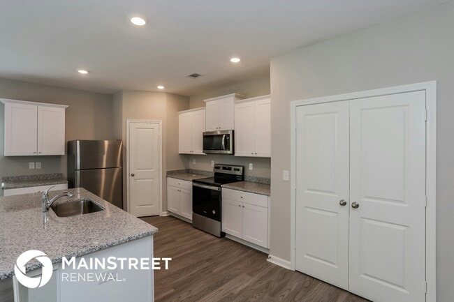 Photo - 522 Firethorn Ct