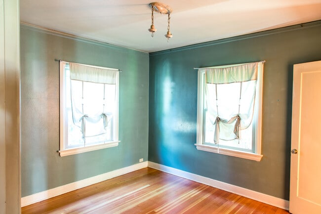 Photo - 850 W 11th Ave