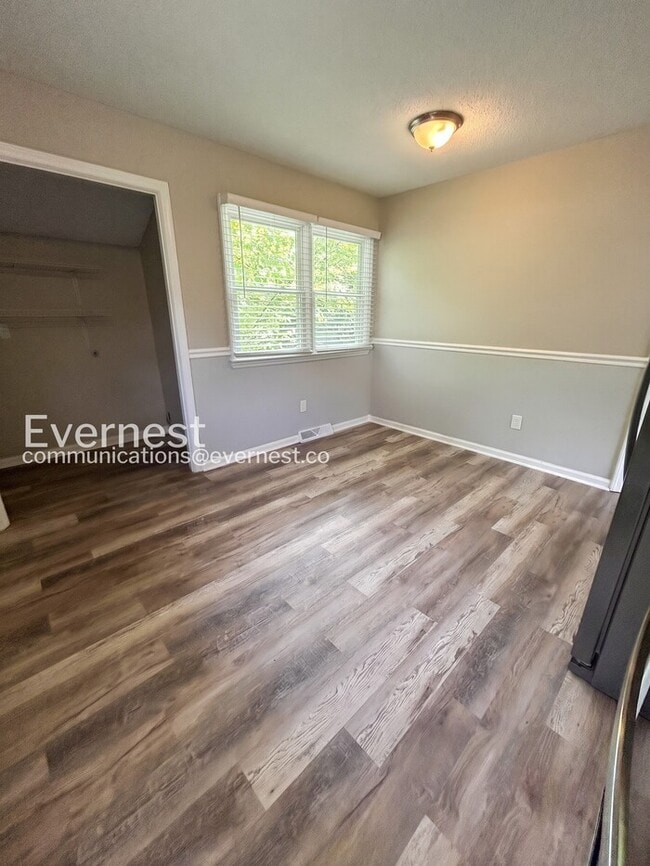 Photo - 1676 Guilford Dr