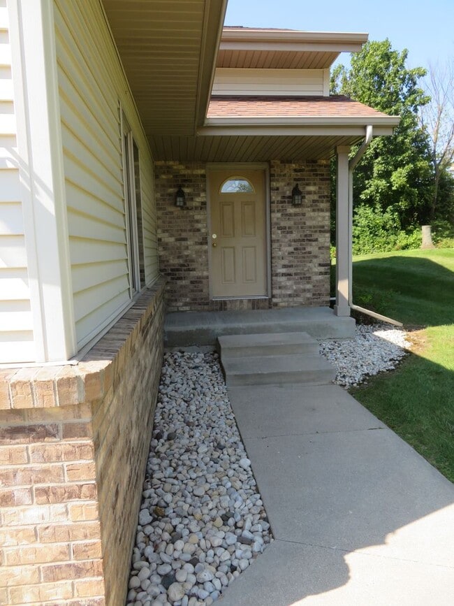 Building Photo - Raco 130/134 Nordic Unit 130 Nordic