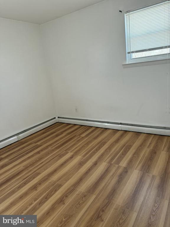 Photo - 219 W 6th St