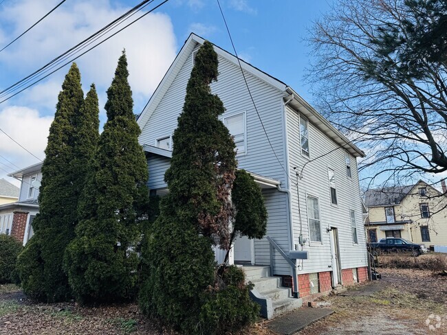 Building Photo - 212 Dryden Ave SW Rental