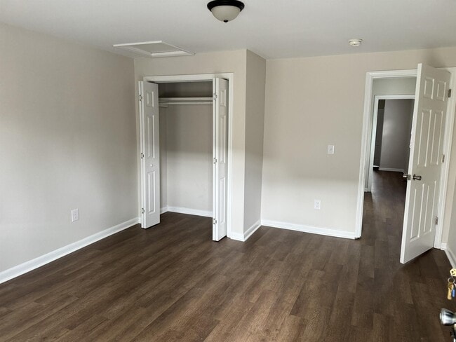 Photo - 173 E 7th St