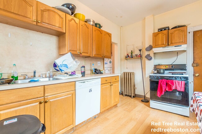 Photo - 28 Glenville Ave Unidad 2