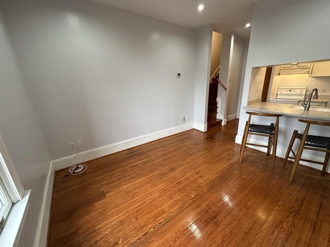 Photo - 1326 Vermont Ave NW