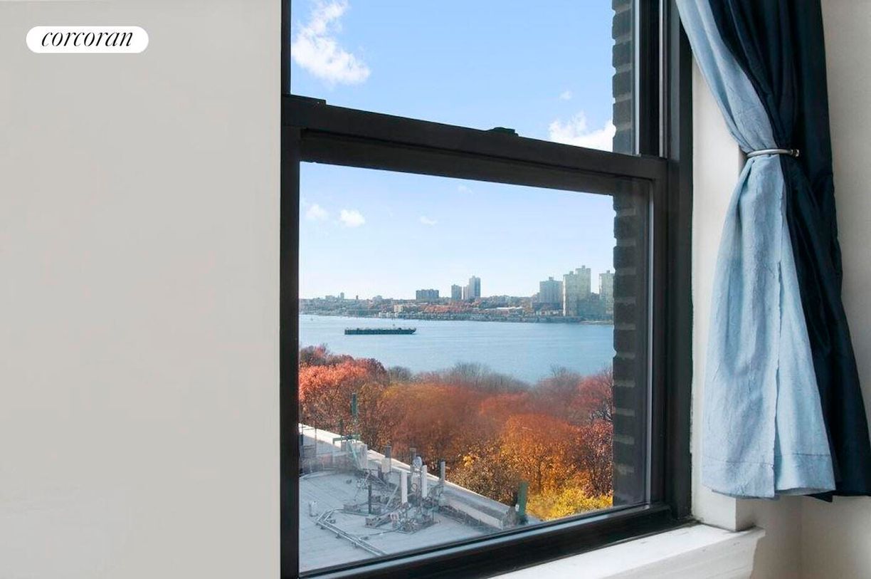 Photo - 230 Riverside Dr