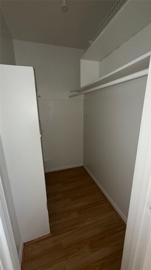 Photo - 1906 Binz St Unidad 05