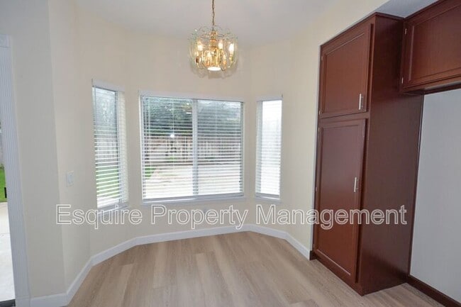 Photo - 1906 Kensington Ln