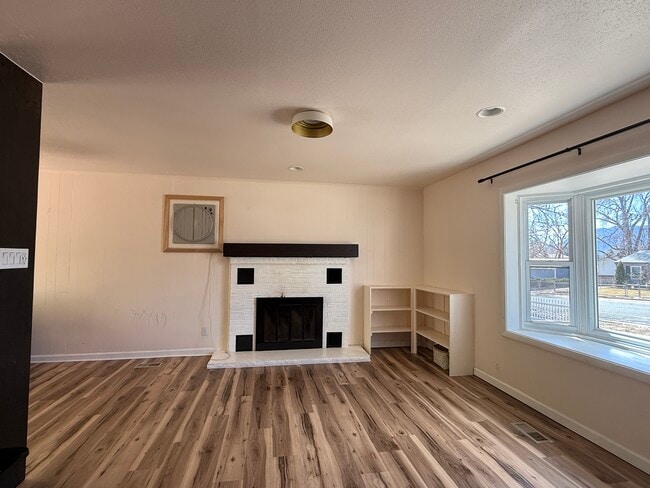 Photo - 107 Arlen St