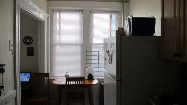 Photo - 251 Kelton St