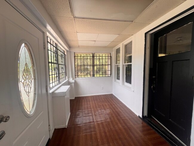 Photo - 343 W 40th St